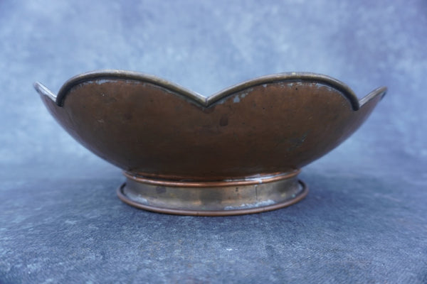 Hector Aguilar Hand-hammered Scalloped Console Bowl c 1940 RARE M3001