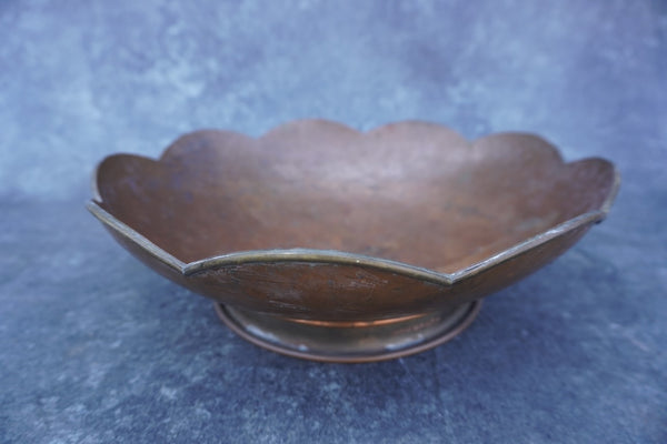 Hector Aguilar Hand-hammered Scalloped Console Bowl c 1940 RARE M3001