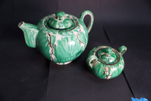 Oaxacan Dripware teapot & Sugar Bowl in Green c 1940 M3027