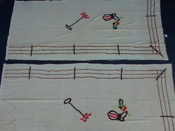 Bates set of 2 curtains