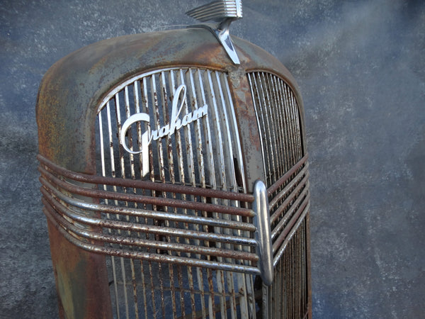 Graham Frontpiece Grille with Ornament