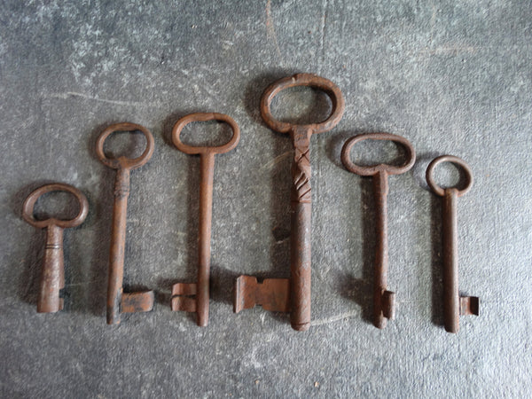 A Collection of 6 Antique Iron Keys 1600-1800