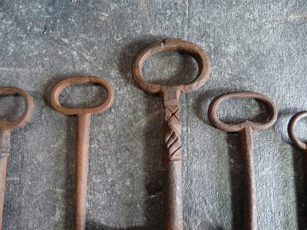 A Collection of 6 Antique Iron Keys 1600-1800