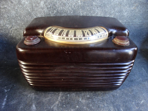 Philco Hippo Model 48-460 AM Tube Radio in Brown Bakelite c 1948 A2347