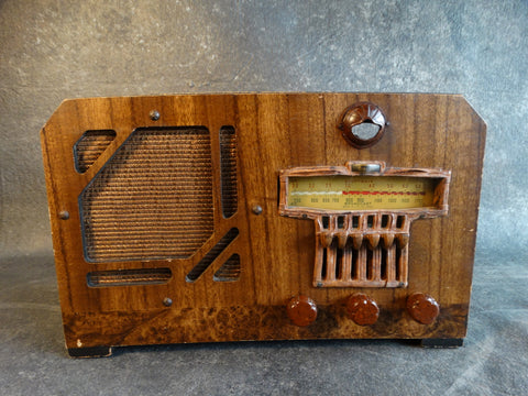 Vintage Lafayette Wooden Radio D90 A2399 – Early California Antiques Shop