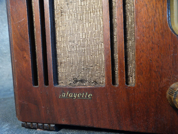 Vintage Lafayette Wooden Radio D90 A2399