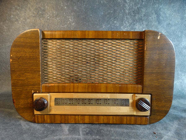 Admiral Brand Continental Table Model Radio 6T11-5B1 -  A2401