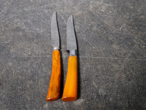Set of 2 Bakelite Handled Steak Knives A2533