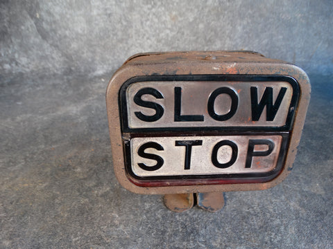 Vintage Automobile Slow/Stop Light A2742