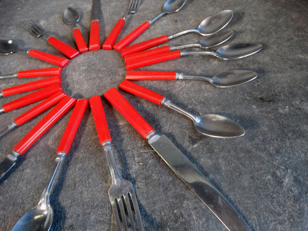 Bakelite Red Squared Handled Cutlery Group A2822