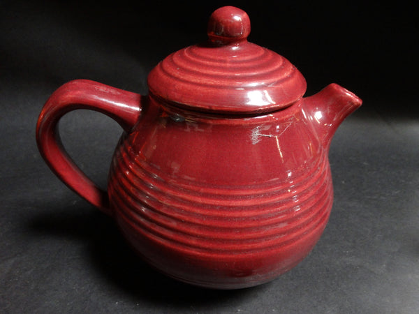 Bauer Monterey Ringware Snubnosed Teapot in Burgundy B3028