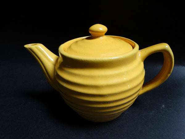 Bauer Ringware Small Teapot in Yellow B3030