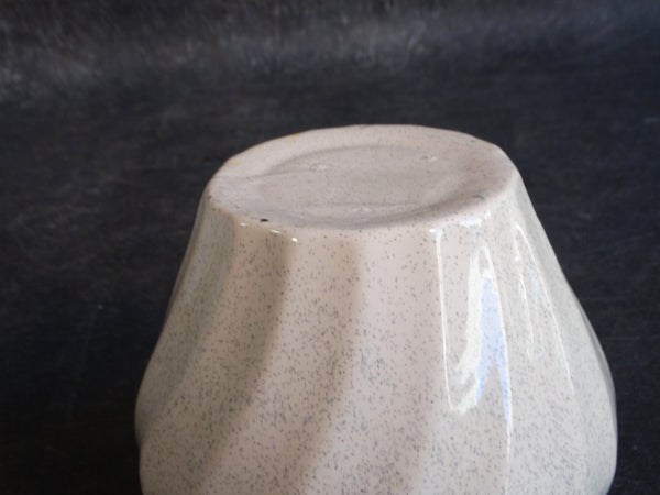 Bauer Speckle Ware Swirl Pot in White B3141