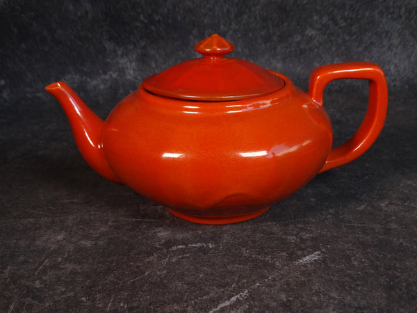 Catalina Teapot in Toyon Red over White Clay C524