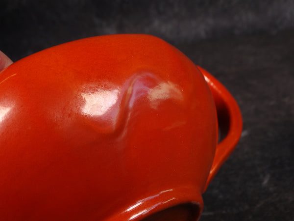 Catalina Teapot in Toyon Red over White Clay C524