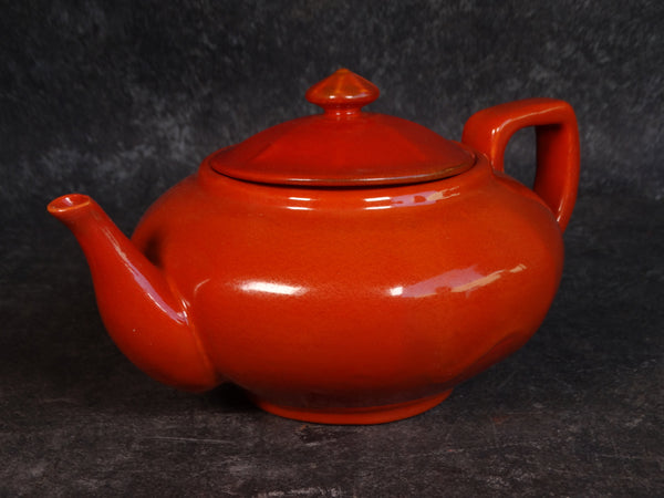 Catalina Teapot in Toyon Red over White Clay C524