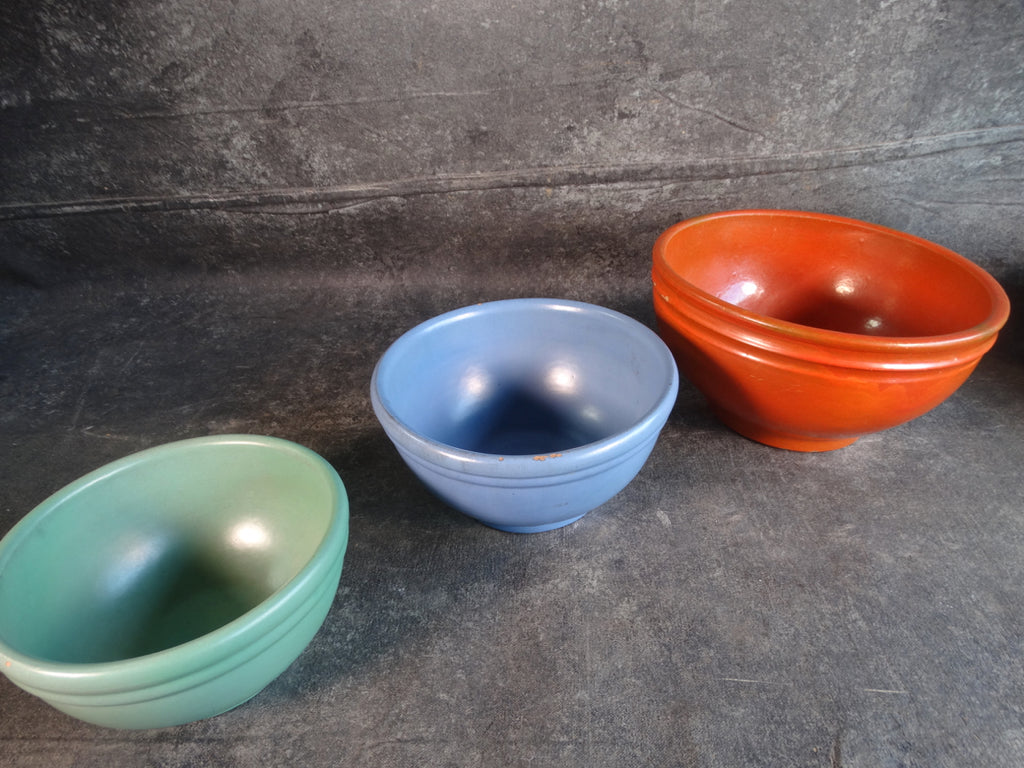 Nesting Melamine Mixing Bowls w/Lids - Clix Auctions LLC