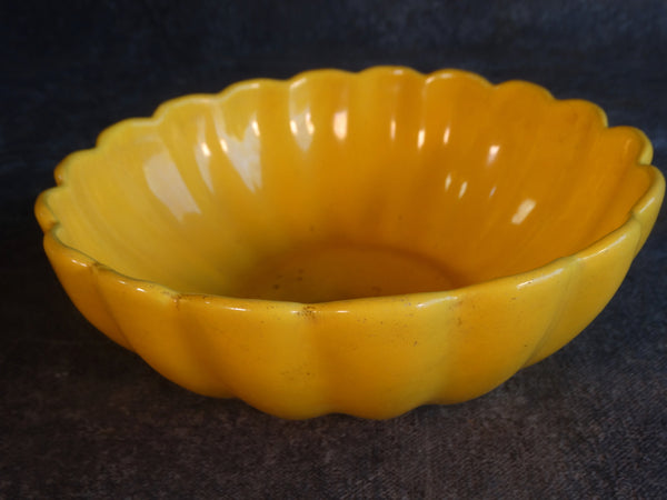 Catalina Island Pottery Small Yellow Scallop Bowl C637