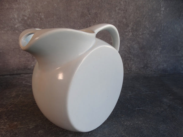 Vernon Kilns Modern California Ice Lip Ball Pitcher in Light Grey CA2249