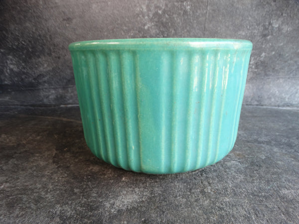 Garden City Fluted Pot in Jade Green CA2419