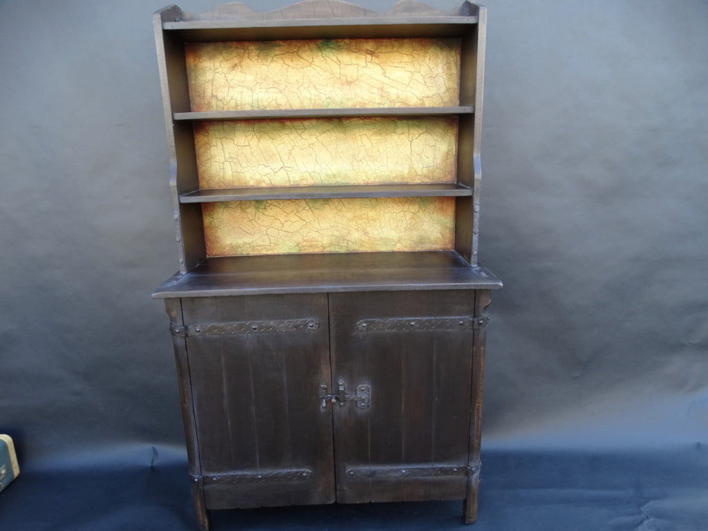 Monterey Classic Old Wood Crackle-back Hutch 1931