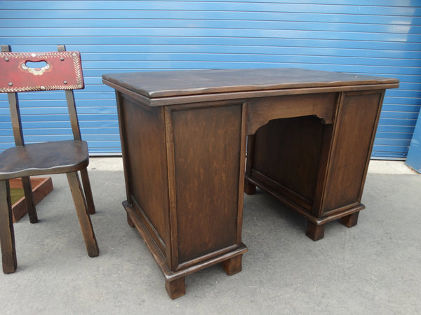Monterey Desk with Chair F2275