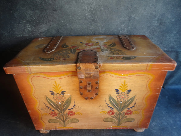 Coronado Decorated Trunk 1933 F2309