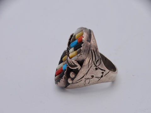 Mary Livingston - Navajo/Diné - Large Cobblestone Inlay Ring - Incised Steer & Hogan Motifs J481