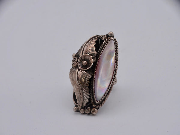 Lee Charlie - Navajo/Diné Sculptural Ring featuring a Bezel-set Mother of Pearl Stone Flanked by Feathers J489