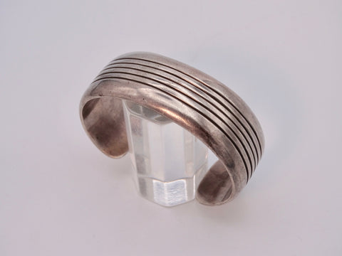 Navajo Silver Cuff w Art Deco Lines J537