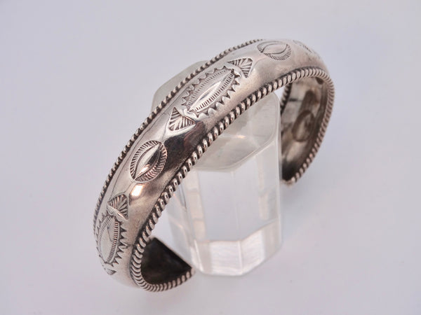 Navajo Silver Cuff w Oval Stamped Motifs J541