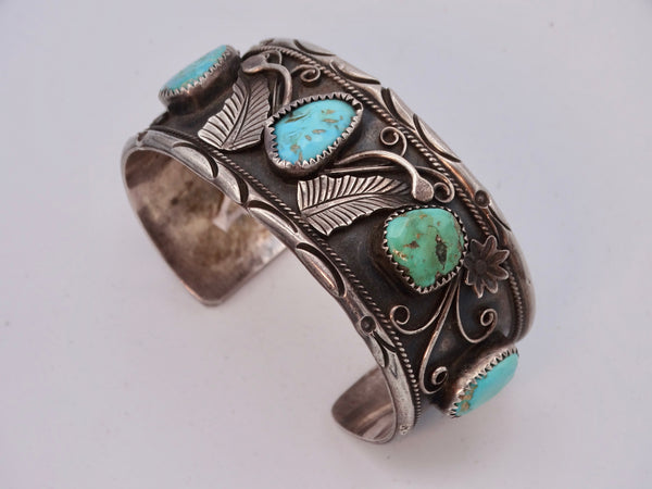 Navajo Silver & 5 Turquoises Shadow Motif Setting with Leaves Flanking Center Stone Cuff J576