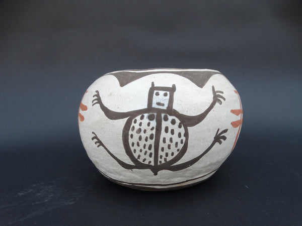 Native American Zuni Pottery Olla